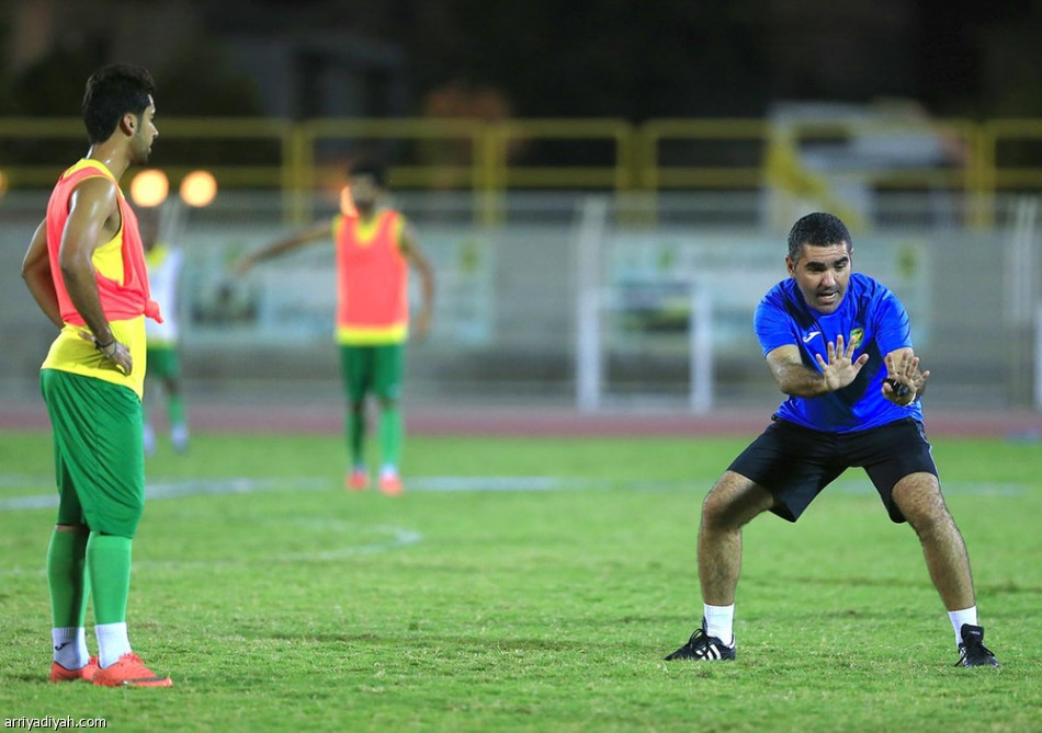 الخليج يواصل إعداده للهلال والمحمد يشارك في التدريب