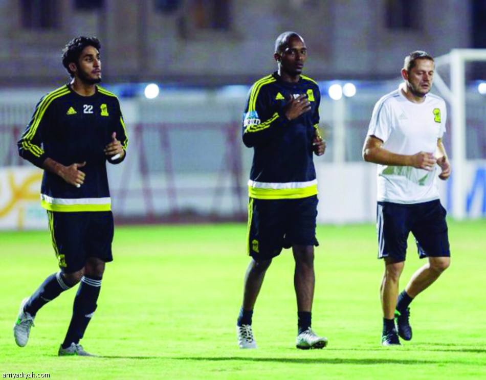 نور يطنش ويعتزل