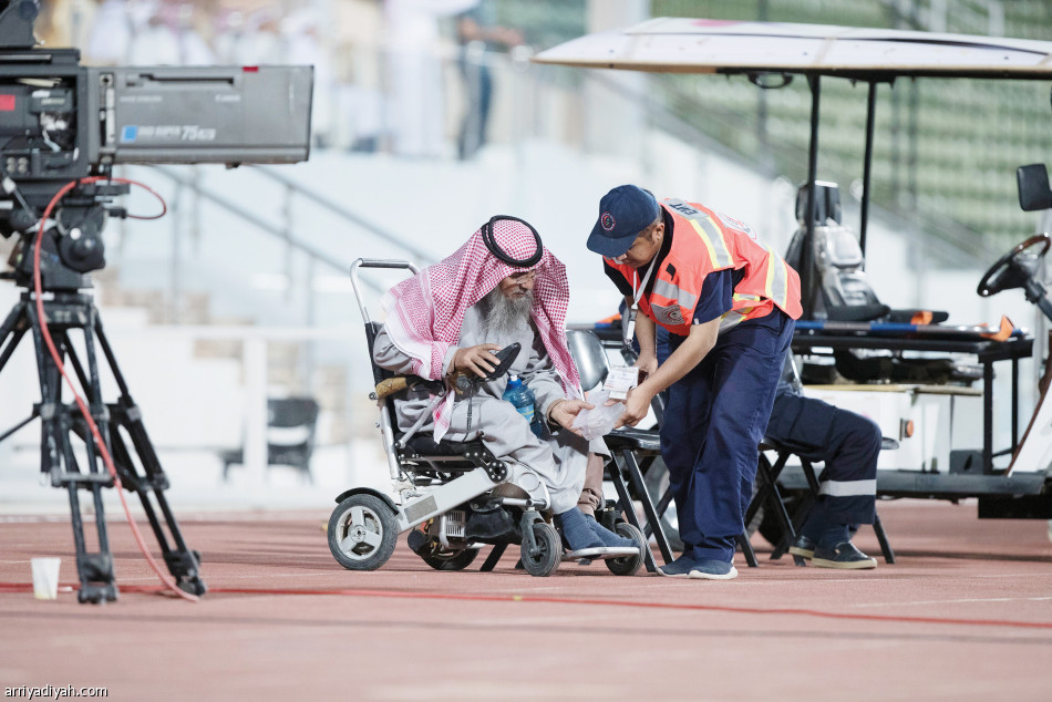 التعاون يستقطب العديد من فئات المجتمع