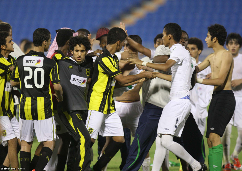 اشتباكات بعد نهاية المباراة:  الأهلي يهزم الاتحاد ويحقق بطل كأس الناشئين