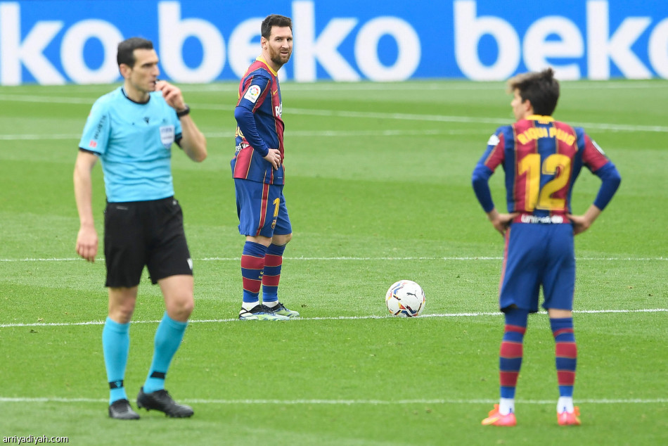 برشلونة يواصل الترنح ويتعادل مع قادش