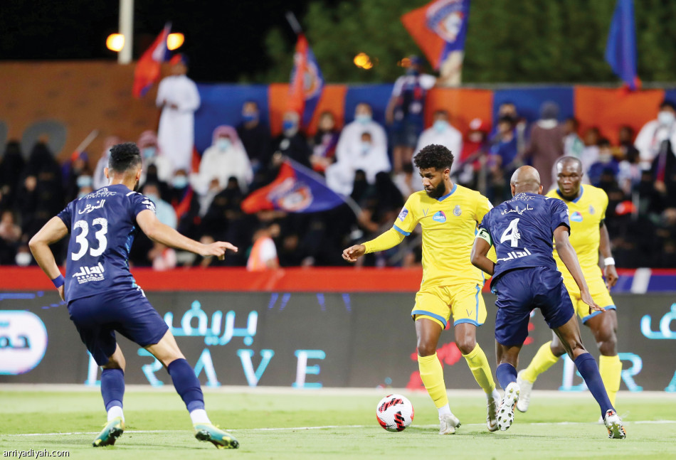 الرأسية الأولى 
تزيد أوجاع النصر