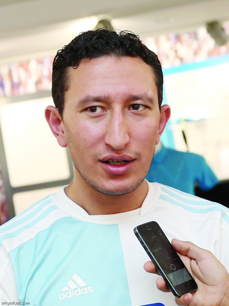 إقبال هلالي كبير على الزي الجديد