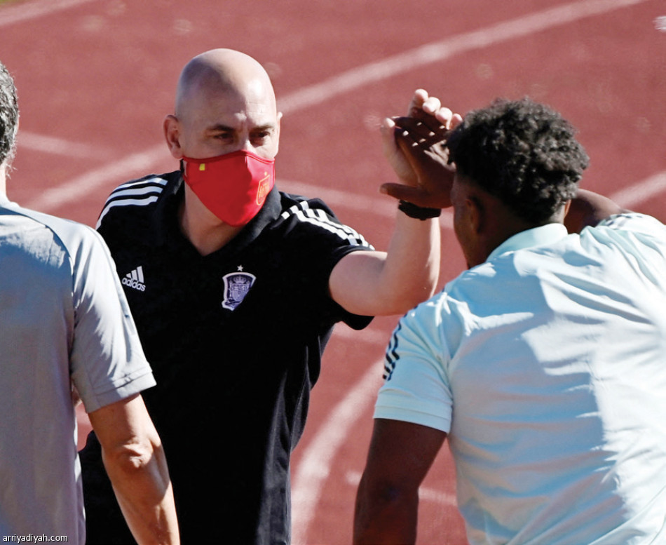 إسبانيا
تتسلح بخطة برشلونة