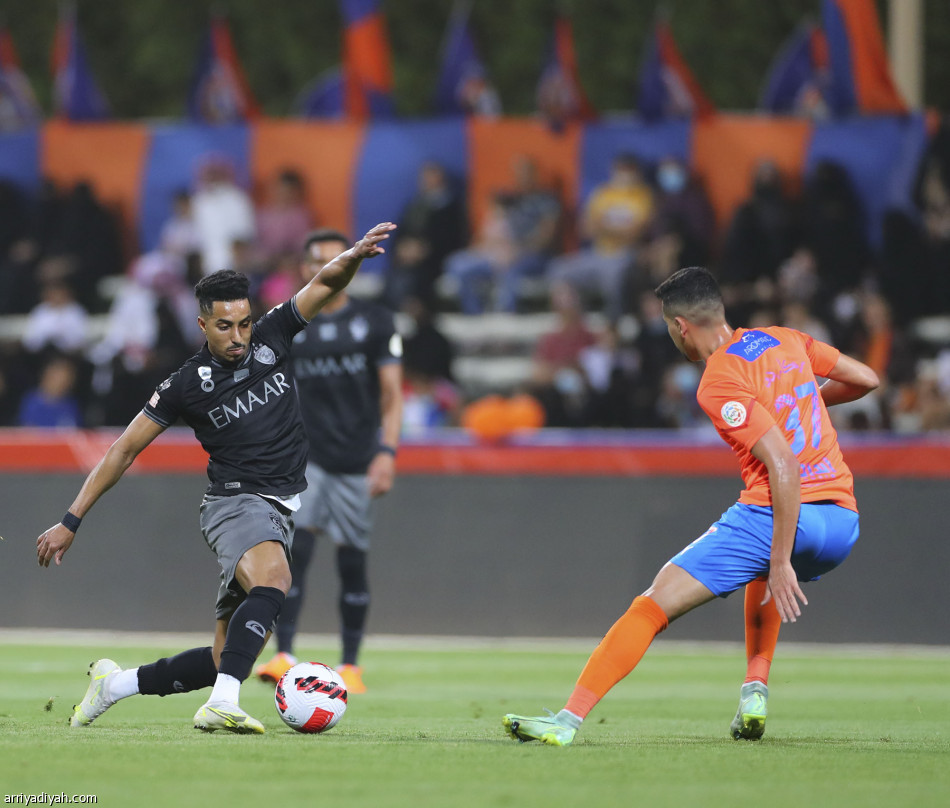 الفيحاء يسقط  الهلال.. ويقلل حظوظه في اللقب