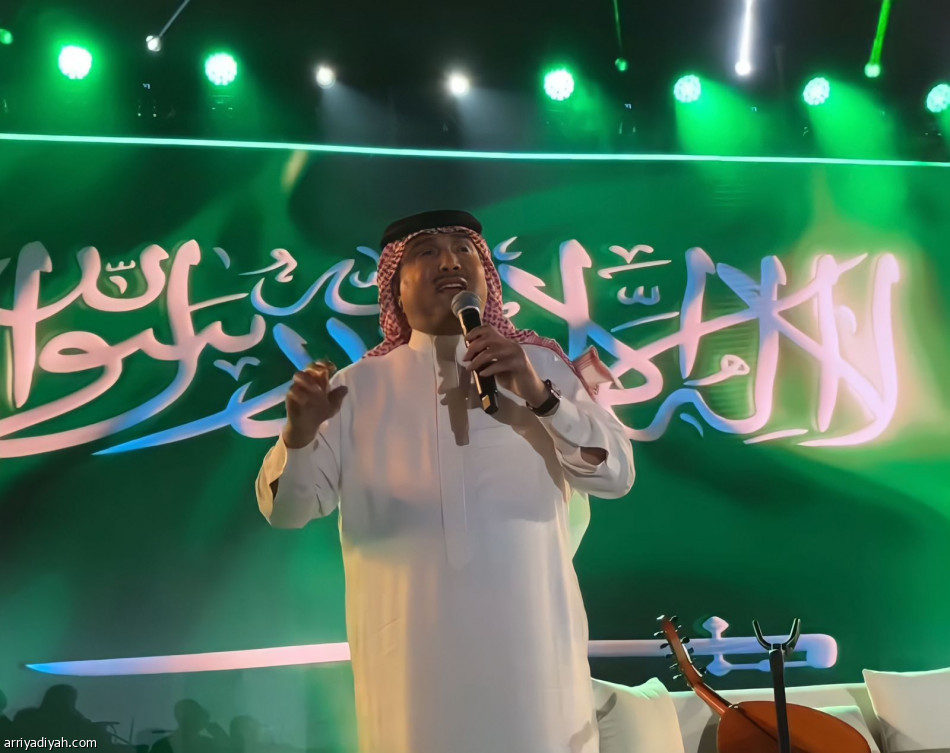 فنان العرب يفتتح مسرح «سمرة»