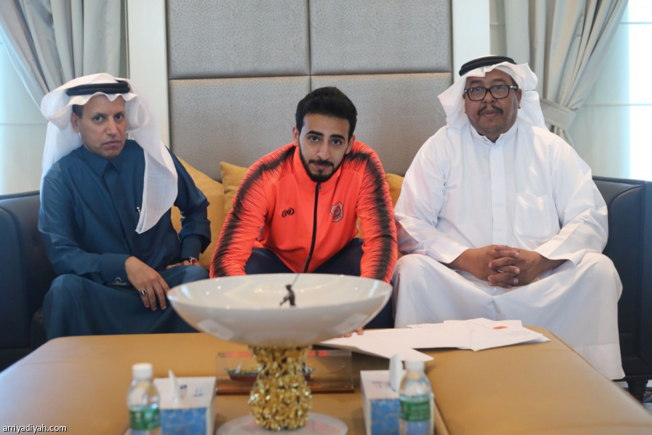 الثقبة يعزز صفوفه بالدولي التونسي العمدوني