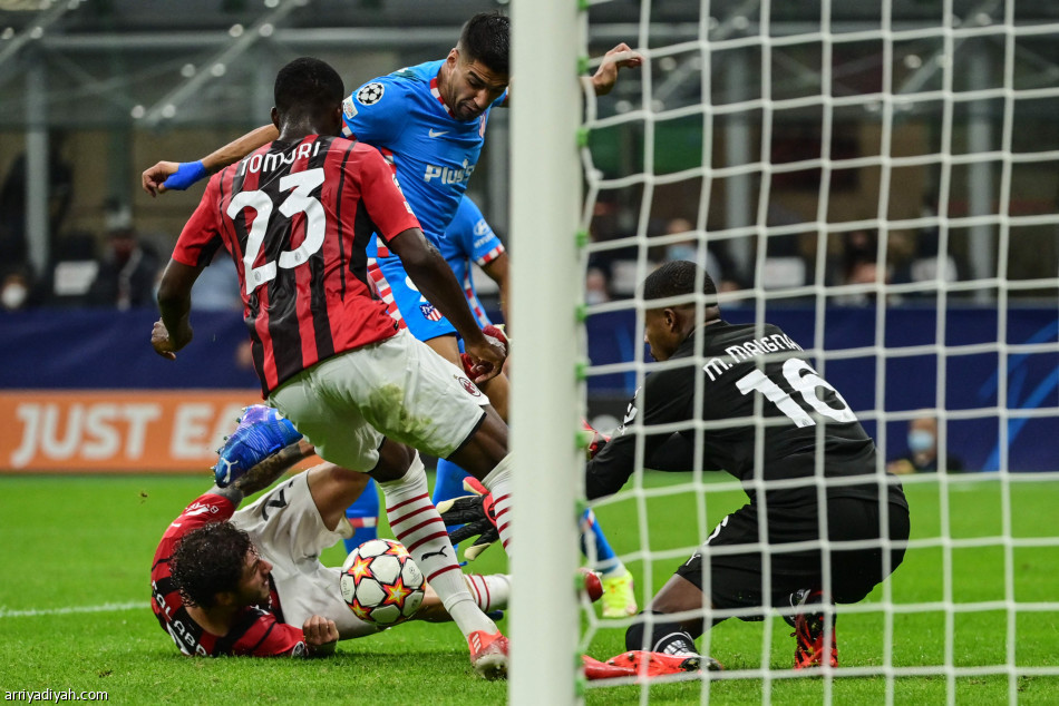 سواريز يُبكي ميلان بـ«جزائية قاتلة»