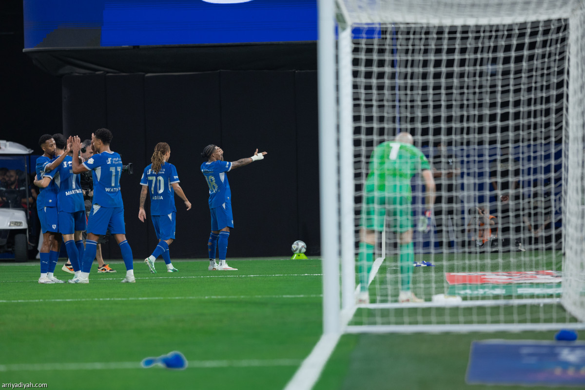 «الكلاسيكو».. أزرق