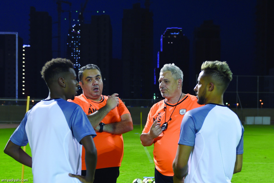 الشباب.. تقوية عضلات واستحواذ