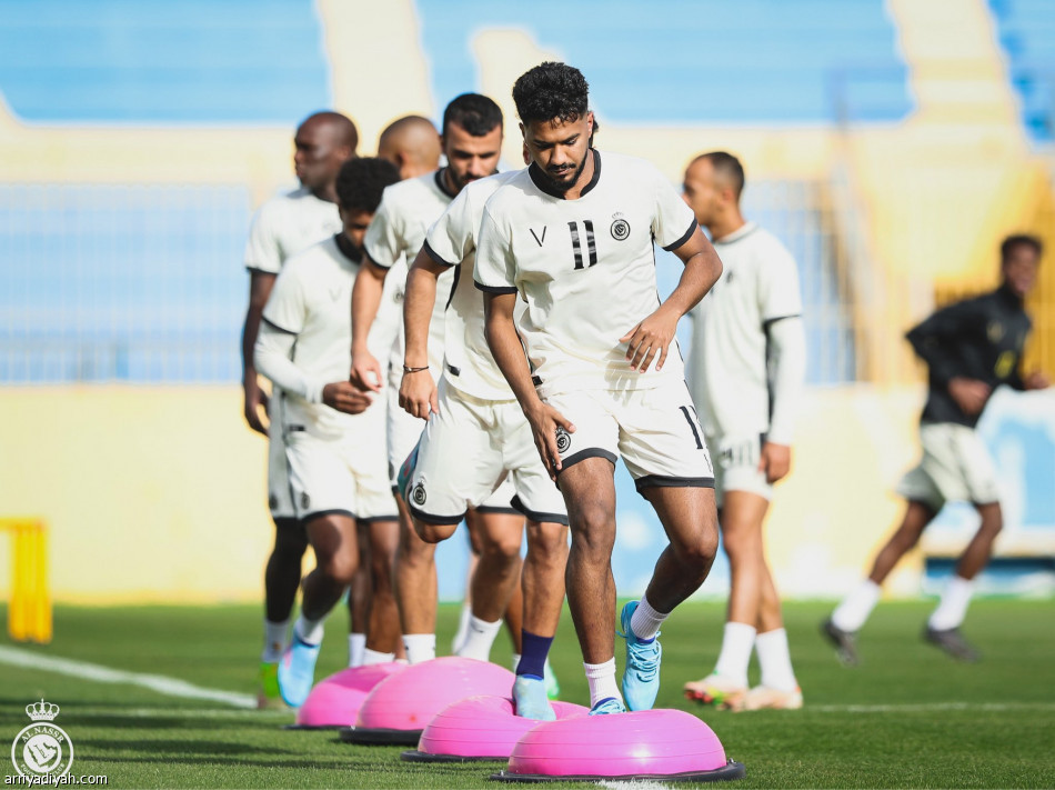 النصر يستعد للاتفاق بالكرات الثابتة