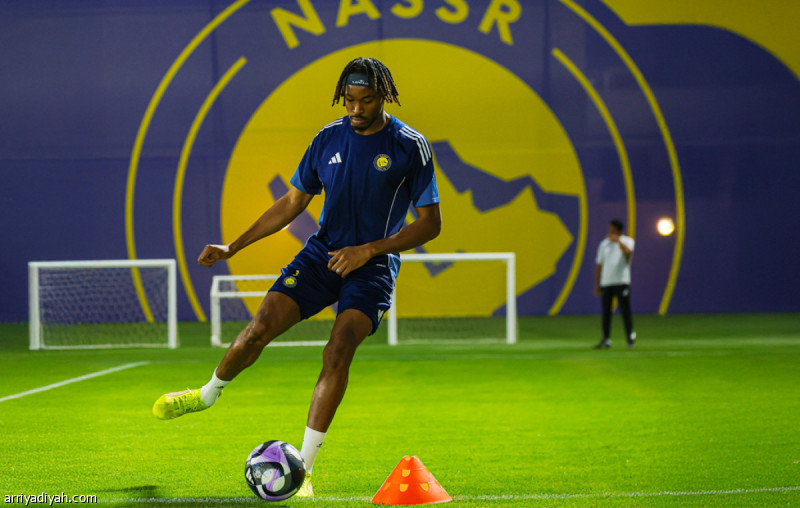 الجلسات العلاجية تبعد سيماكان وكومان عن تدريب النصر