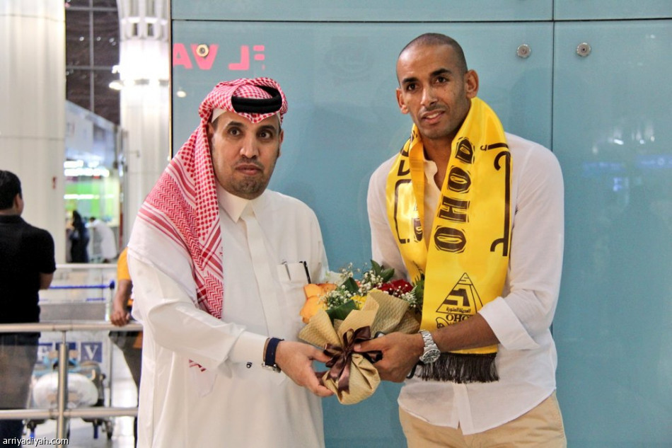 أحد يلحق بالتعاون ويغلق ملف الأجانب الستة