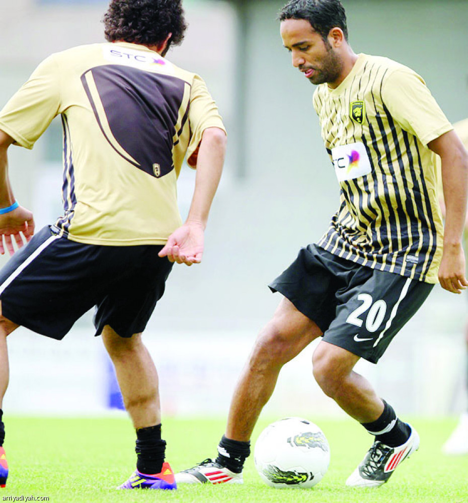 انتقال عطيف للنصر يربك الاتحاد