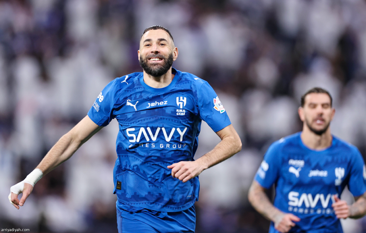 الهلال يستعرض القوة