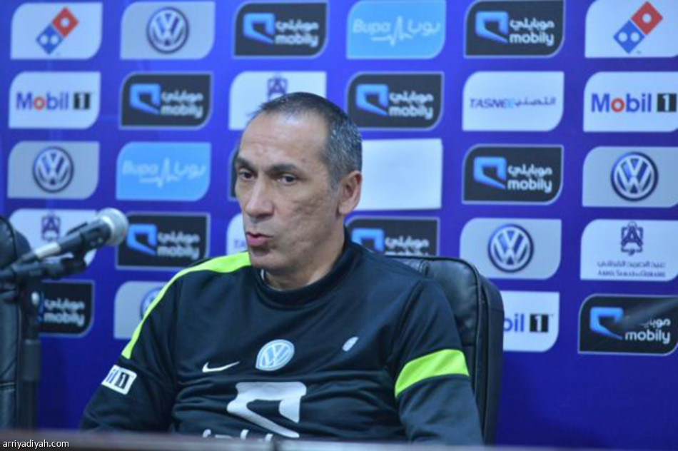 دونيس: أتمنى مدرجات ممتلئة بجماهير الهلال أمام الفتح