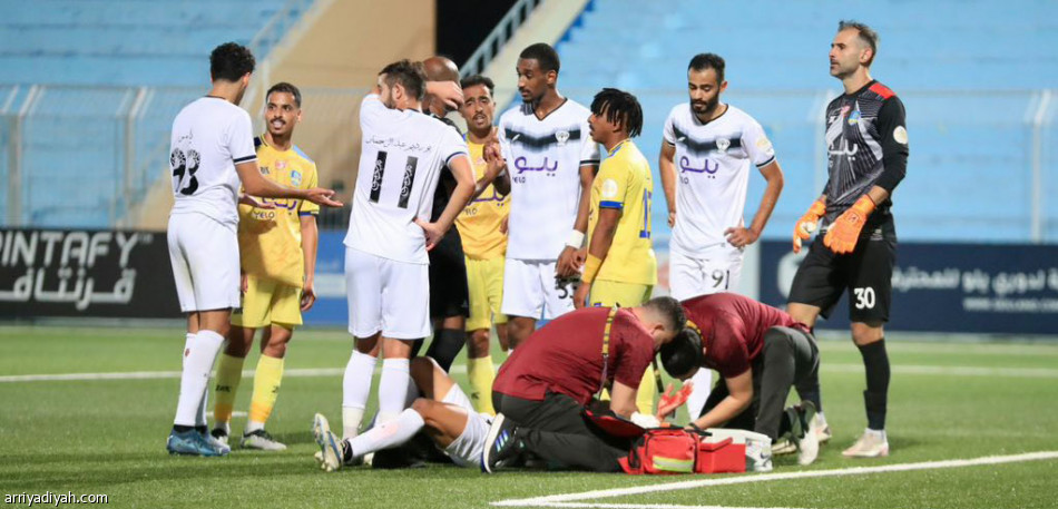 قبل «الديربي»..
غرز الرأس تهدد أدريانو