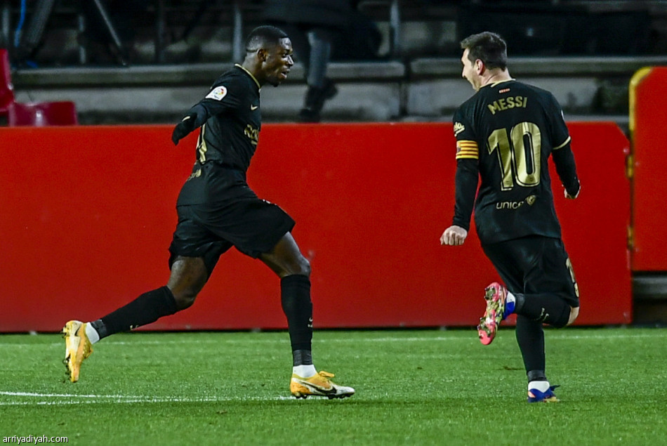 برشلونة يضرب غرناطة برباعية