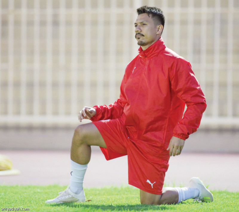 صورة التقطت أمس الأول لأحمد كرنشي لاعب فريق العين أثناء مشاركته في تدريبات فريقه (المركز الإعلامي ـ العين)