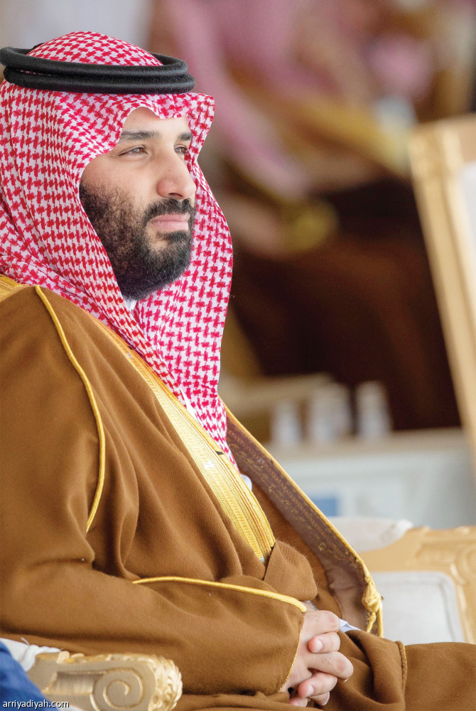خادم الحرمين الشريفين
يتوج الفائزين في مهرجان الإبل