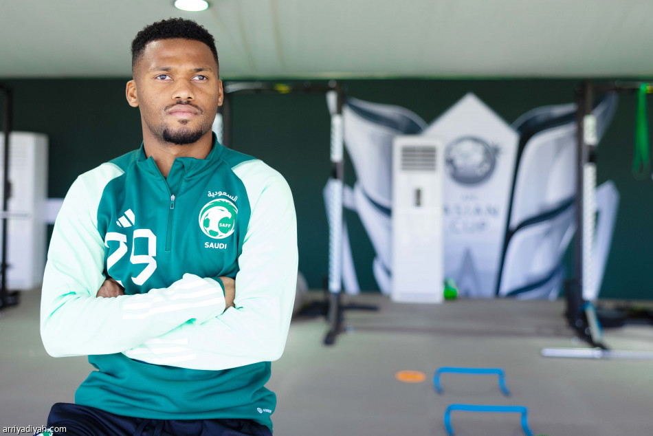 مانشيني يتمسك بالـ 3 مدافعين