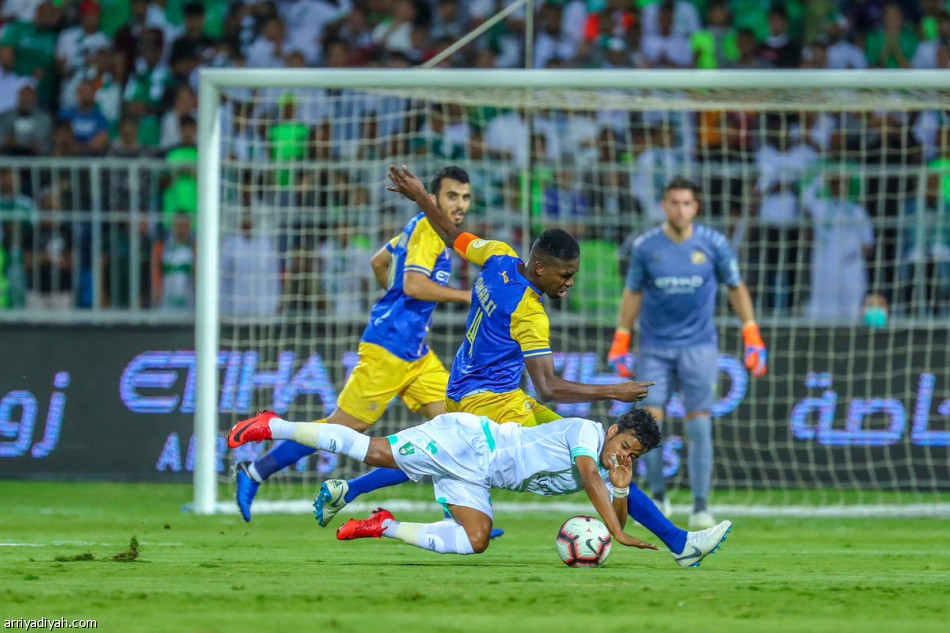 الأهلي يؤكد صدارة الهلال وينتزع وصافة النصر