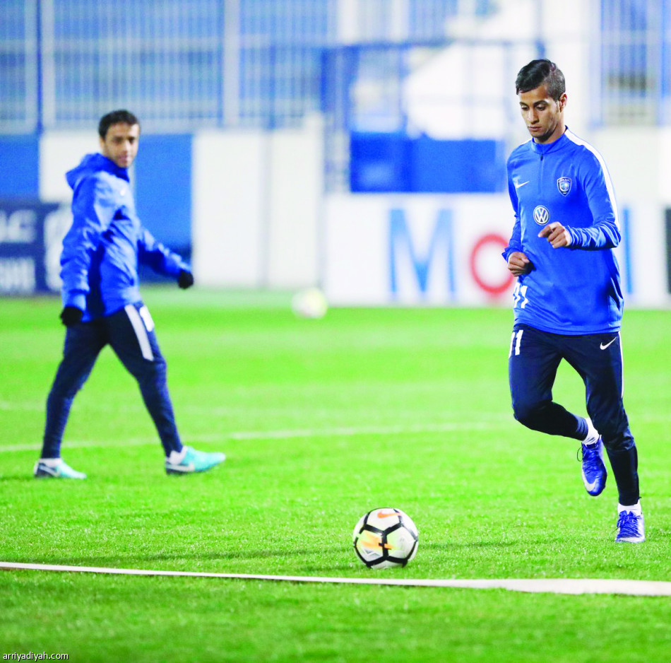 المتصدر يلعب بـ 5 مدافعين أمام الاتحاد