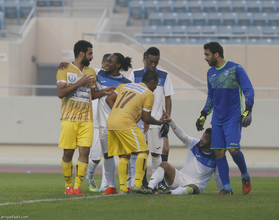 النهضة يهز صدارة أحد بثنائية ويقلص الفارق معه إلى نقطتين