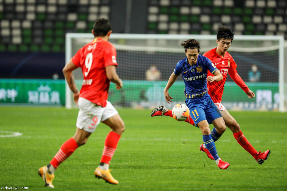 كوزمين يتوج بطلا للدوري الصيني مع جيانجسو