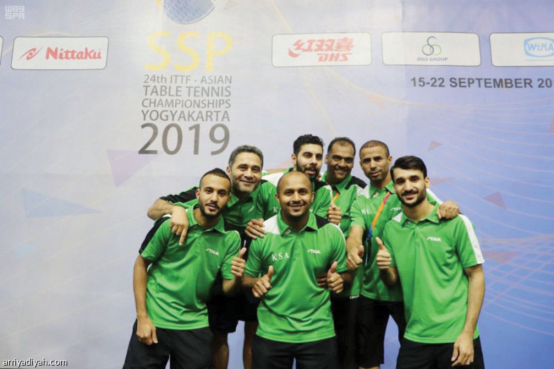 صورة التقطت أمس للاعبي منتخب الطاولة يحتفلون بالتأهل إلى المونديال (المركز الإعلامي ـ اتحاد الطاولة)