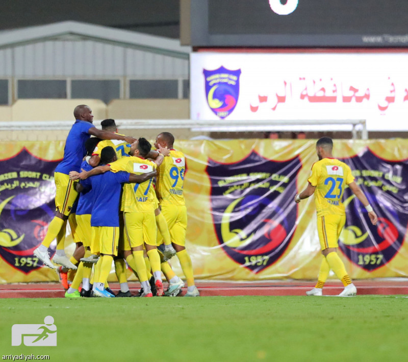 ألحق فريق الحزم، نظيره الأهلي بفريقي النصر والاتحاد الذين سبق أن انتصر عليهما في ذات المنافسة بعد فوزه 2-1 ي المواجهة التي جمعتهما، السبت، على ملعب الرس ضمن مباريات الجولة الثامنة من دوري كأس محمد بن سلمان للمحترفين.