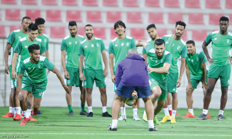 صورة التقطت أمس من التدريب الأخير للاعبي فريق الأهلي الأول لكرة القدم استعداداً لمواجهة بيرسبوليس الإيراني في الجولة الرابعة من دور المجموعات لدوري أبطال آسيا تصوير: بشير صالح