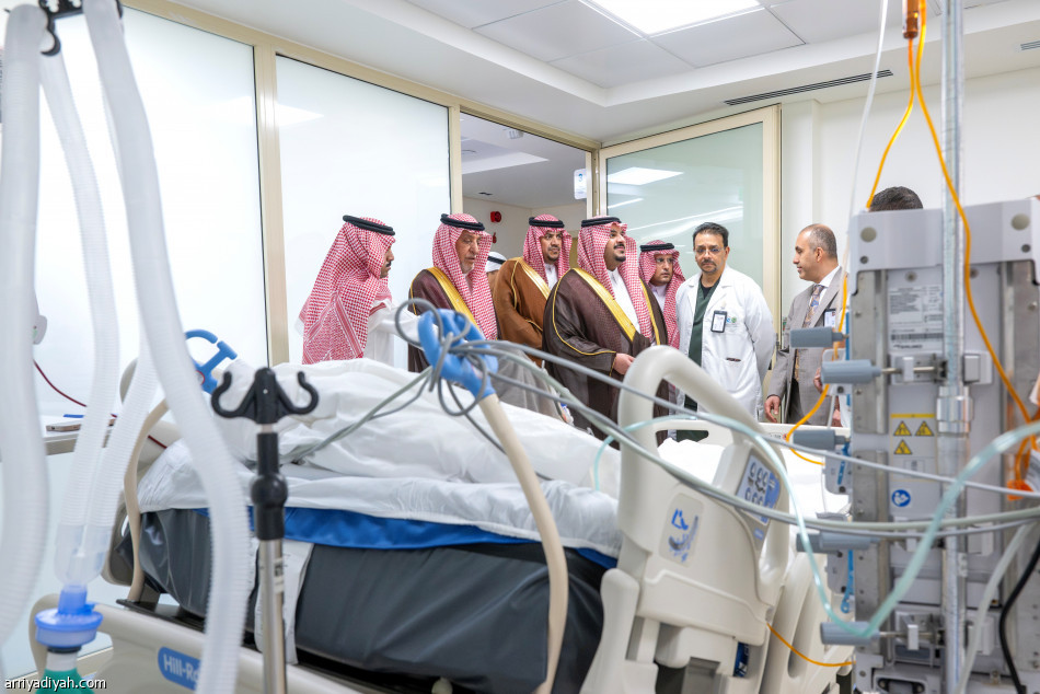 نائب أمير الرياض يطمئن على مصابي عدوان الميليشيا الحوثية الإرهابية