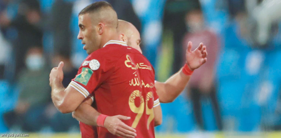 على طريقة الفتح
الاتحاد يبلغ الأربعة