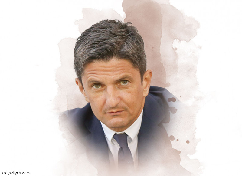 رازفان لوشيسكو مدرب فريق الهلال الأول لكرة القدم