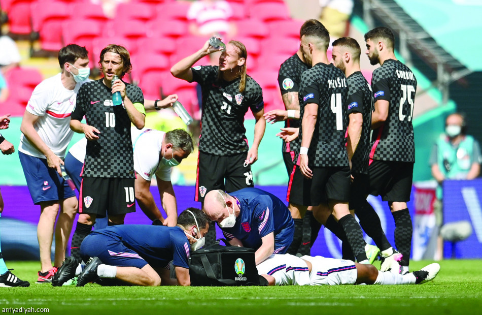 إنجلترا 
تحل عقدة البدايات