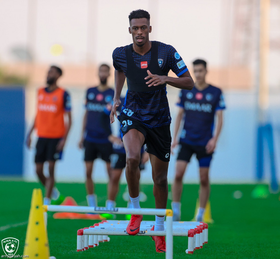 قبل 72 ساعة على الديربي.. ثلاثي الهلال في التأهيل