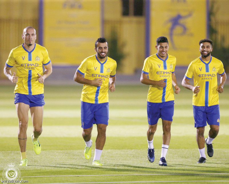 صورة التقطت أمس للبرازيلي مايكون وعبد الرحمن العبيد وحمد المنصور وسلطان الغنام لاعبي النصر أثناء التدريبات (المركز الإعلامي ـ النصر)
