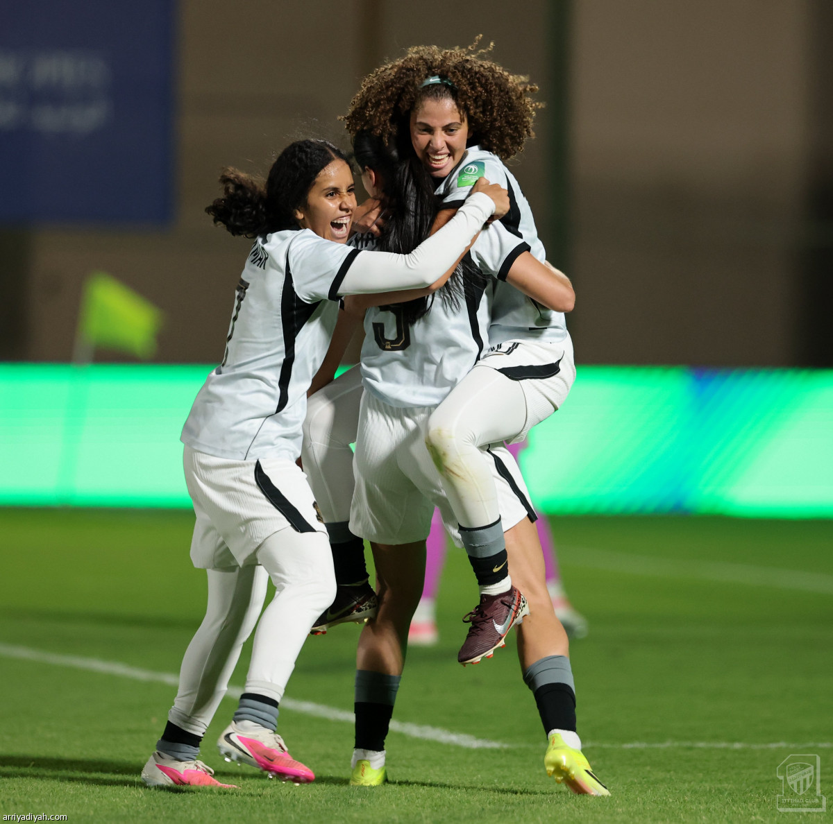 «كلاسيكو» السيدات.. اتحادي
