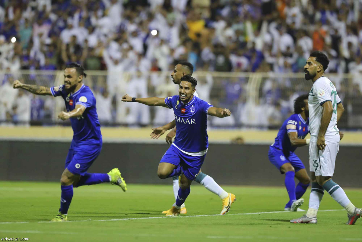 الهلال يقترب من الذهب