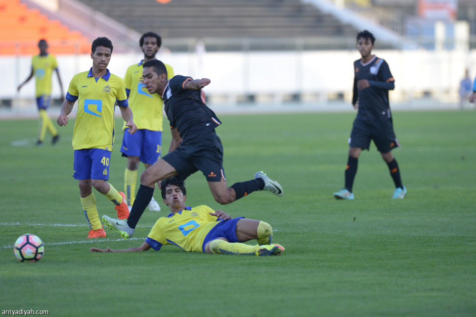 الهلال يتغلب على هجر.. والشباب يتعادل سلبا مع النصر