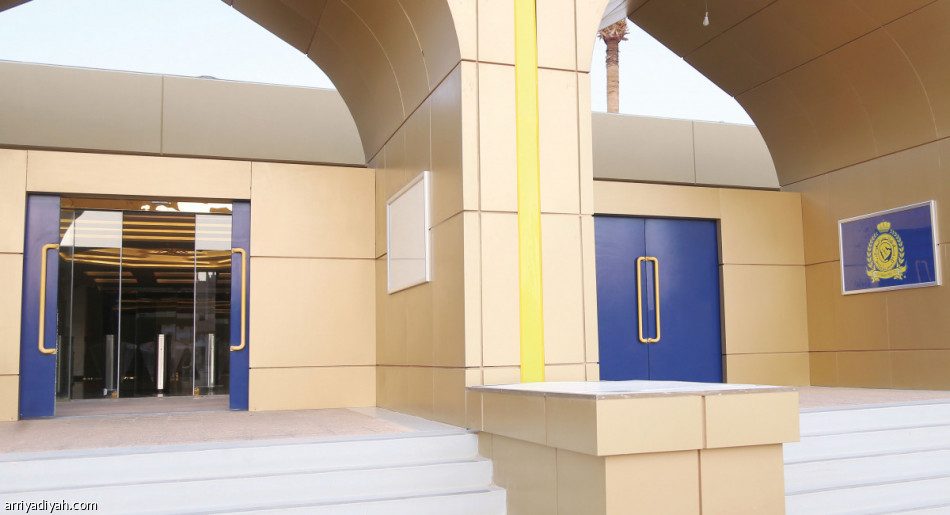 غياب المرشحين 
وعزوف الناخبين