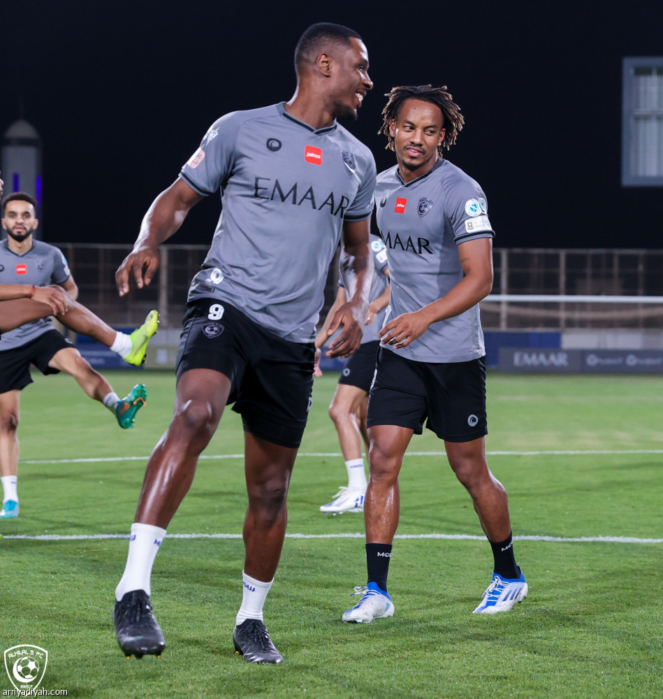 الهلال.. دياز يضم كاريلو إلى قائمة أبها