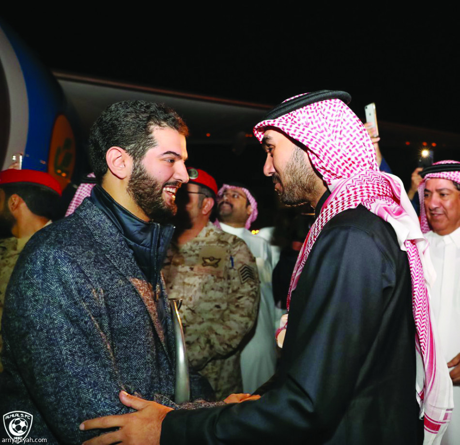 30 دقيقة..
استقبال الأبطال في المطار