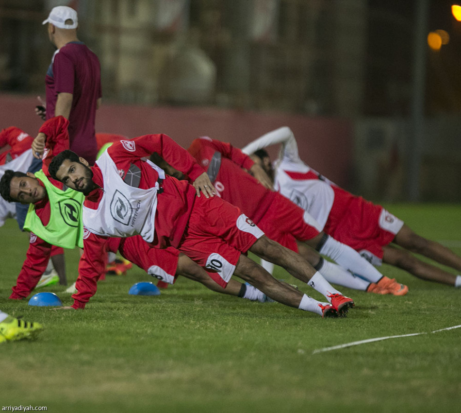 مدرب الرائد يكثف التدريبات التكتيكية إستعدادا للهلال