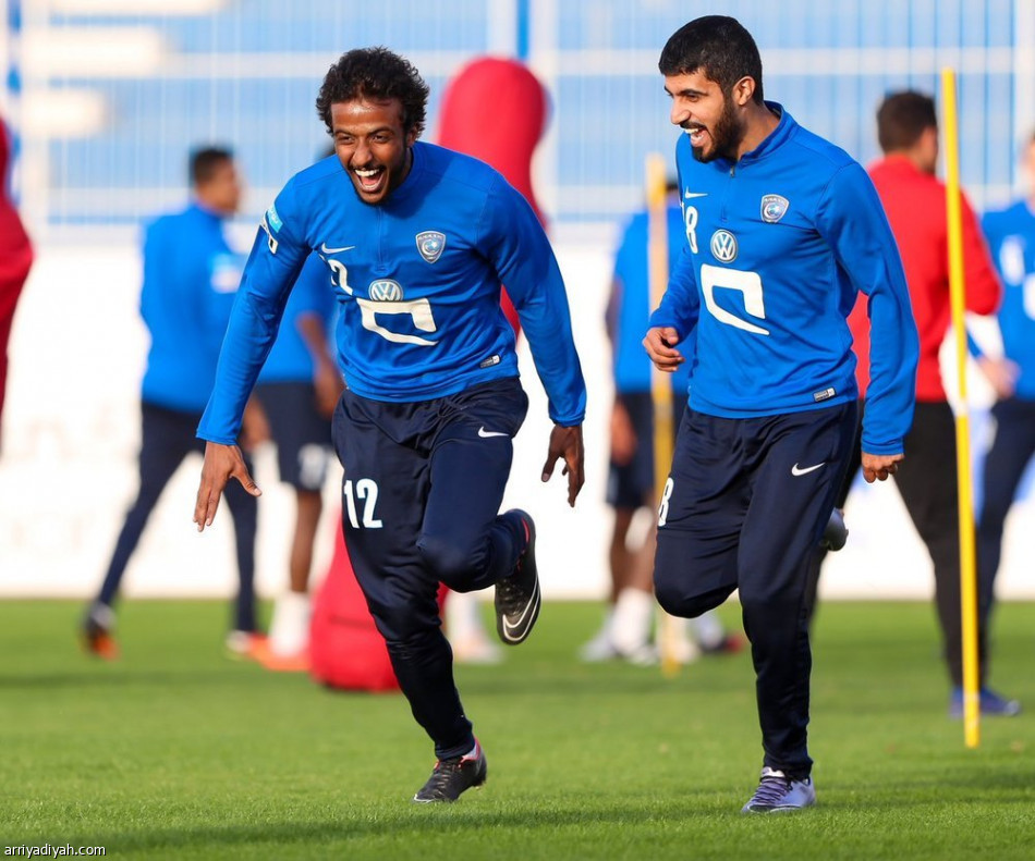 دياز يشرح للاعبي الهلال خطة تجاوز الاتفاق ميدانياً