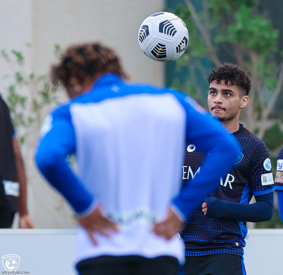 الإصابة تبعد المعيوف عن الهلال