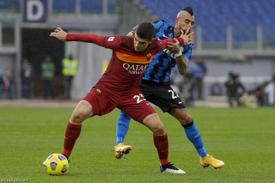 إنتر ميلان يواصل التعثر ويتعادل مع روما