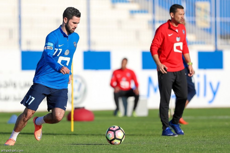 خربين يظهر في الهلال.. والفرج يواصل الغياب