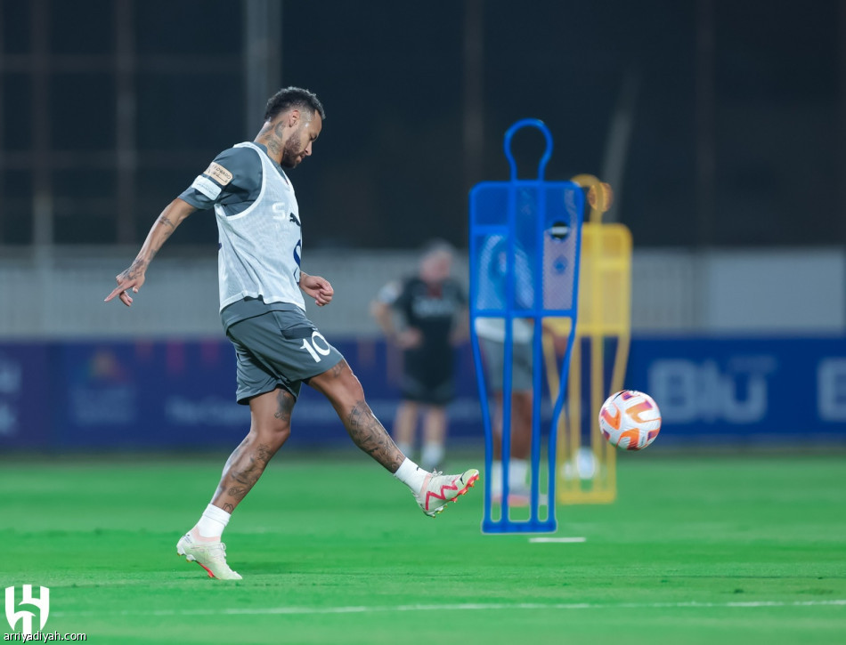 الهلال.. الشهري يشارك في التدريبات الجماعية